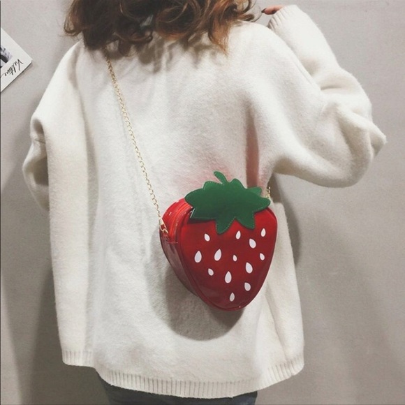 Kitsch Cute Kawaii Vinyl Strawberry Purse 🍓 - Picture 6 of 7